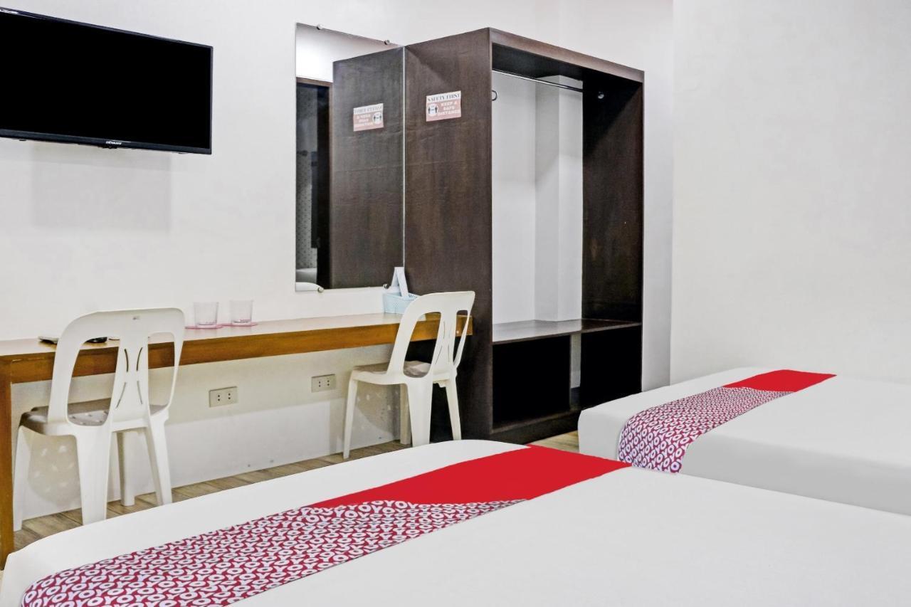 Oyo 869 Jnv Dream Hotel Subic Esterno foto