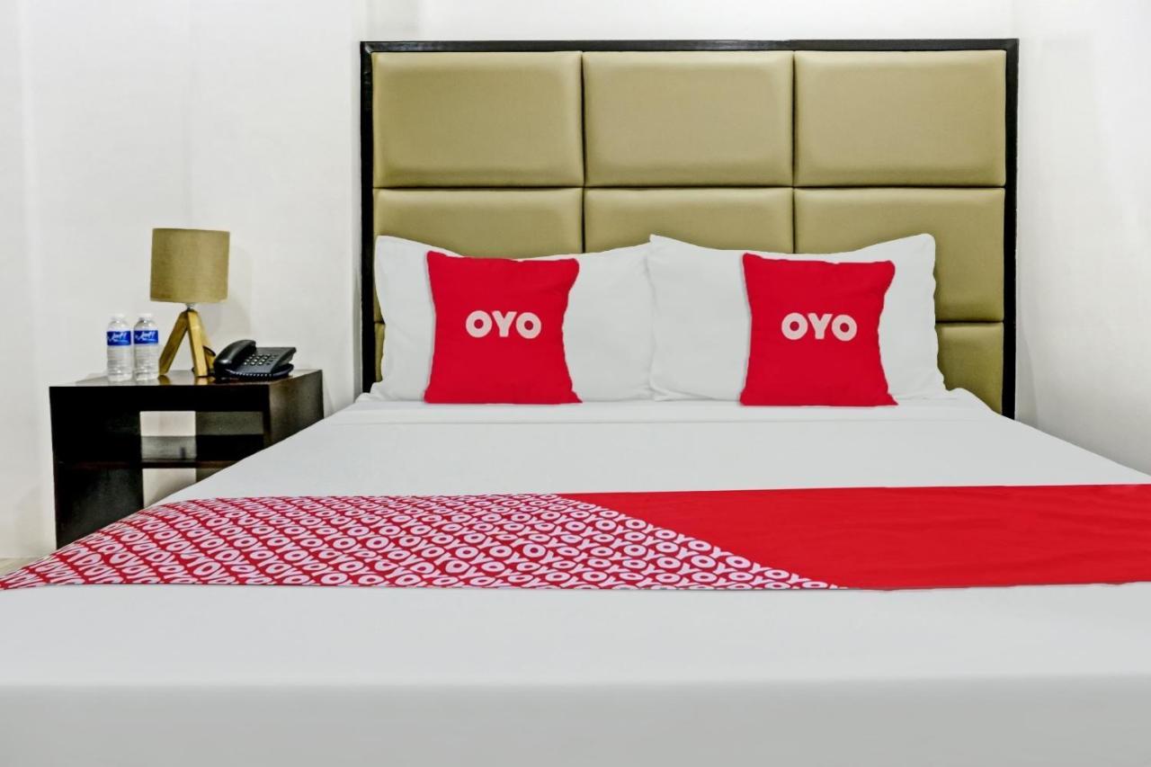 Oyo 869 Jnv Dream Hotel Subic Esterno foto