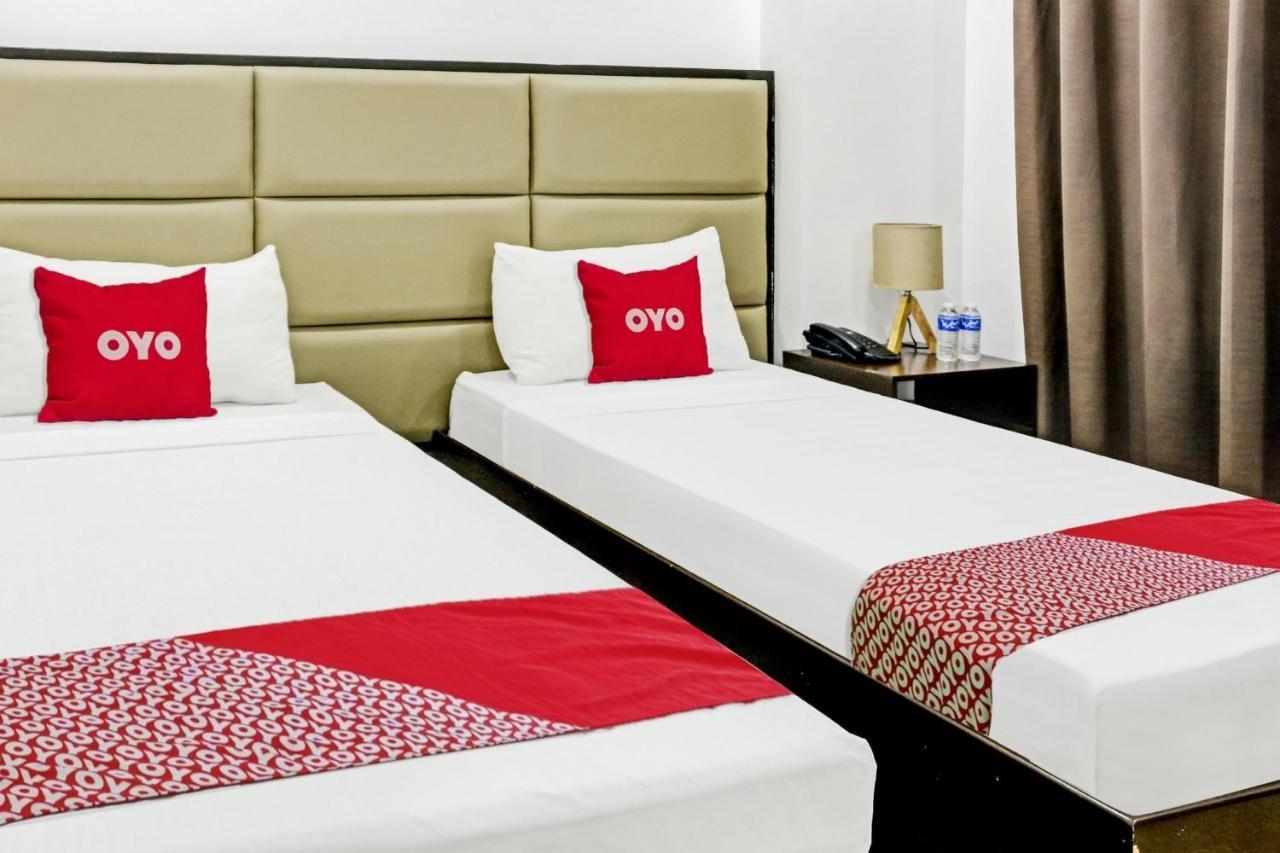 Oyo 869 Jnv Dream Hotel Subic Esterno foto
