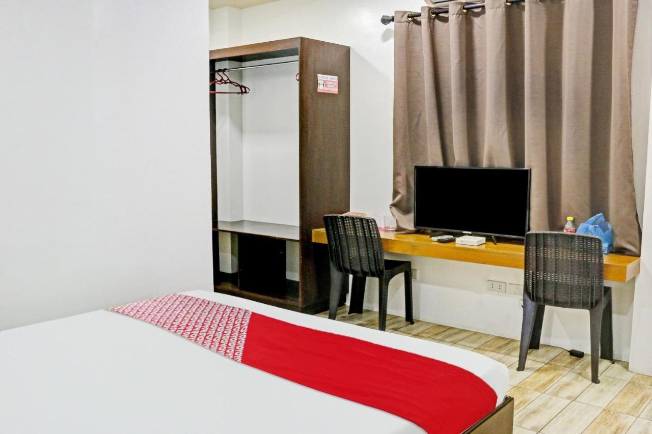 Oyo 869 Jnv Dream Hotel Subic Esterno foto