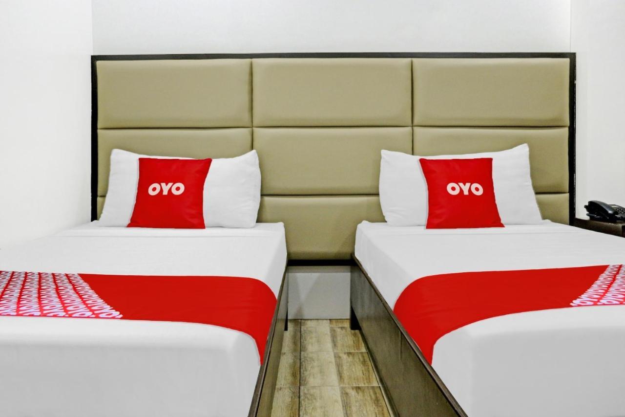Oyo 869 Jnv Dream Hotel Subic Esterno foto